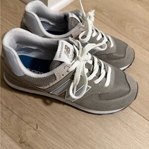 New Balance classic 574 women’s Sneakers 8.5